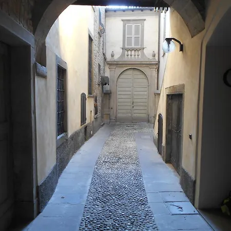 La Del Colleoni *
